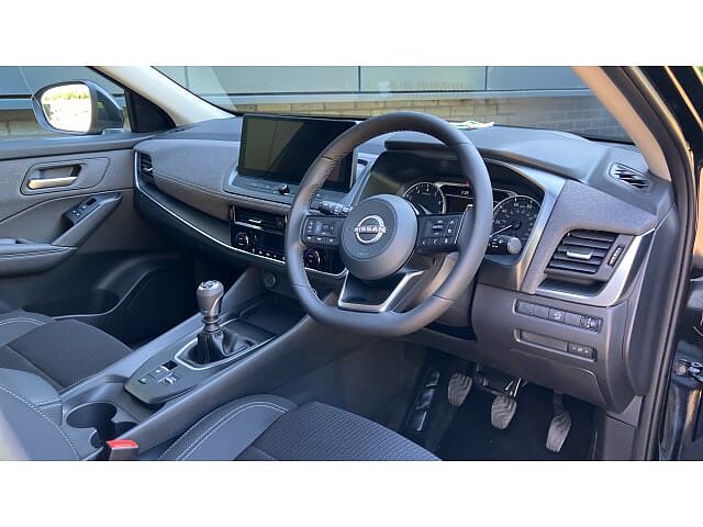 Nissan Qashqai 1.3 DiG-T MH Acenta Premium 5dr Petrol Hatchback