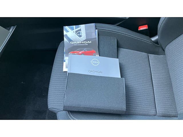 Nissan Qashqai 1.3 DiG-T MH Acenta Premium 5dr Petrol Hatchback