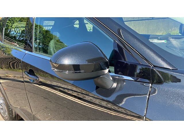 Nissan Qashqai 1.3 DiG-T MH Acenta Premium 5dr Petrol Hatchback