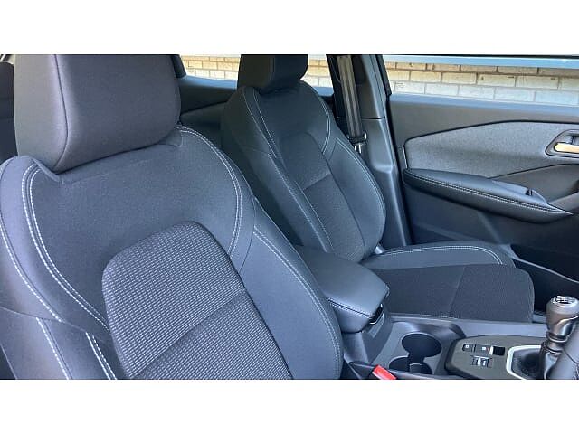 Nissan Qashqai 1.3 DiG-T MH Acenta Premium 5dr Petrol Hatchback