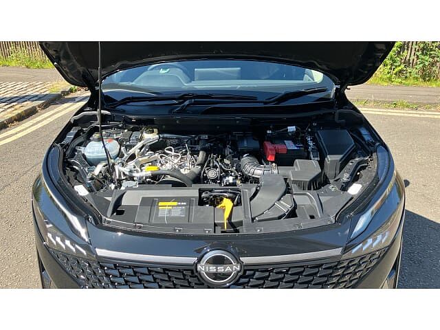 Nissan Qashqai 1.3 DiG-T MH Acenta Premium 5dr Petrol Hatchback