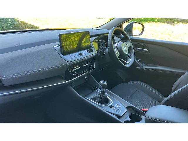 Nissan Qashqai 1.3 DiG-T MH Acenta Premium 5dr Petrol Hatchback