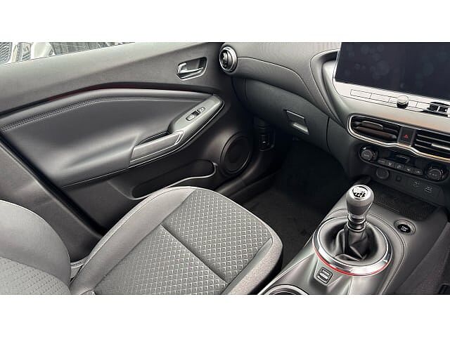 Nissan Juke 1.0 DiG-T N-Connecta 5dr Petrol Hatchback