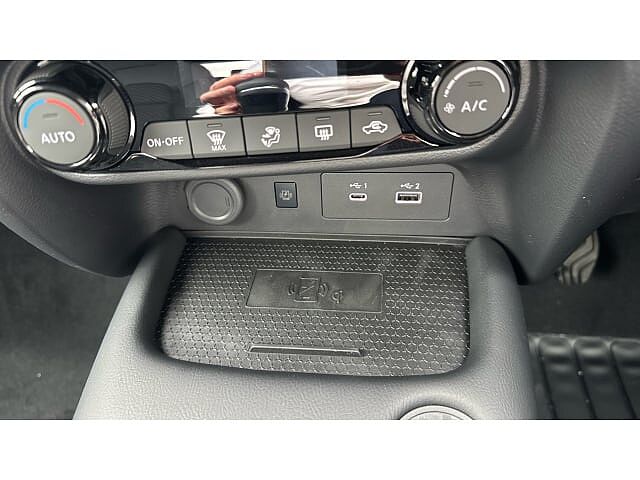 Nissan Juke 1.0 DiG-T N-Connecta 5dr Petrol Hatchback