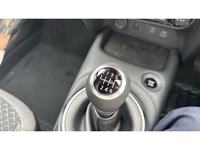Nissan Juke 1.0 DiG-T N-Connecta 5dr Petrol Hatchback
