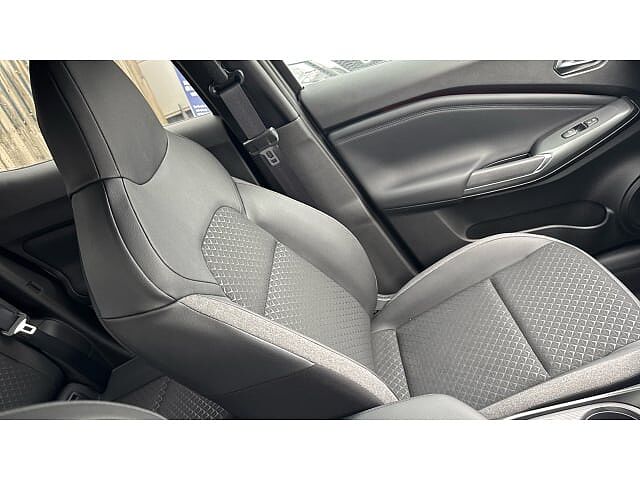 Nissan Juke 1.0 DiG-T N-Connecta 5dr Petrol Hatchback