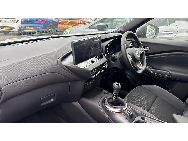 Nissan Juke 1.0 DiG-T N-Connecta 5dr Petrol Hatchback