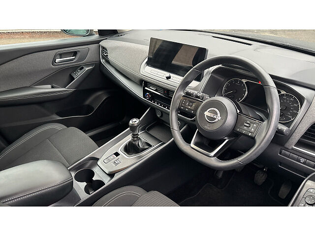 Nissan Qashqai 1.3 DiG-T MH Acenta Premium 5dr Petrol Hatchback