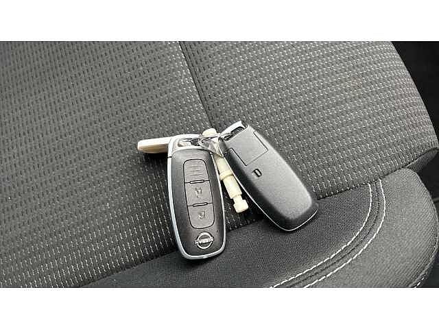Nissan Qashqai 1.3 DiG-T MH Acenta Premium 5dr Petrol Hatchback