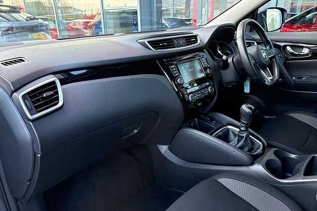 Nissan Qashqai 1.3 DiG-T (140ps) Acenta Premium