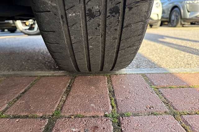 Nissan Qashqai 1.3 DiG-T (140ps) Acenta Premium