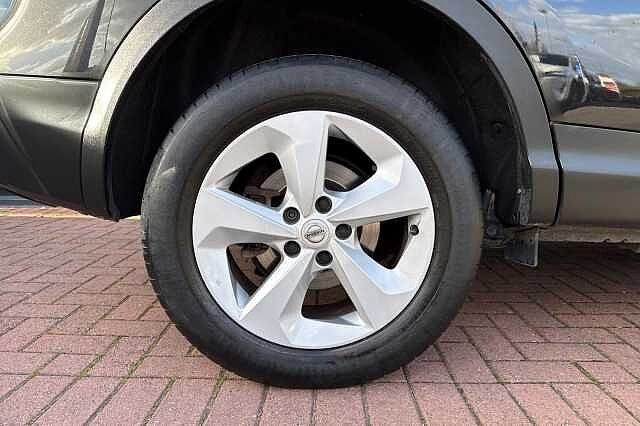 Nissan Qashqai 1.3 DiG-T (140ps) Acenta Premium