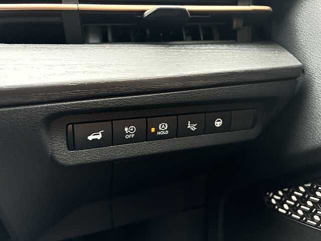 Nissan Ariya E (178kw) Evolve (22kW Charger)