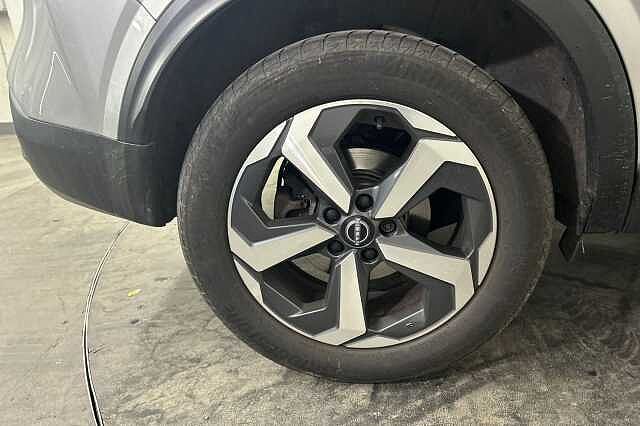 Nissan Qashqai 1.3 DiG-T MH N-Connecta 5dr