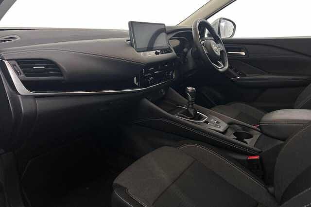 Nissan Qashqai 1.3 DiG-T MH N-Connecta 5dr