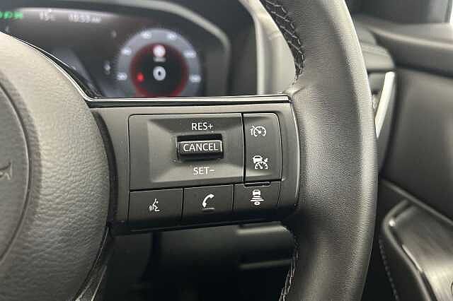 Nissan Qashqai 1.3 DiG-T MH N-Connecta 5dr