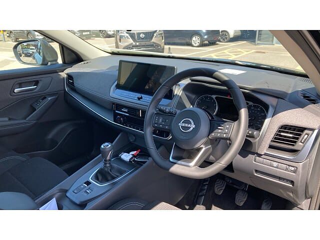 Nissan Qashqai 1.3 DiG-T MH Acenta Premium 5dr Petrol Hatchback