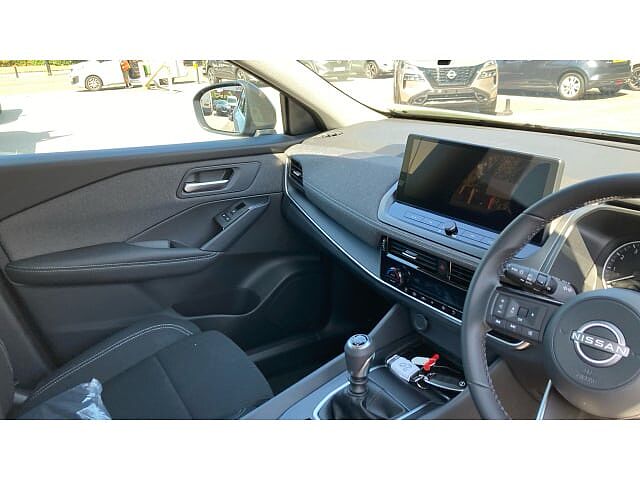 Nissan Qashqai 1.3 DiG-T MH Acenta Premium 5dr Petrol Hatchback