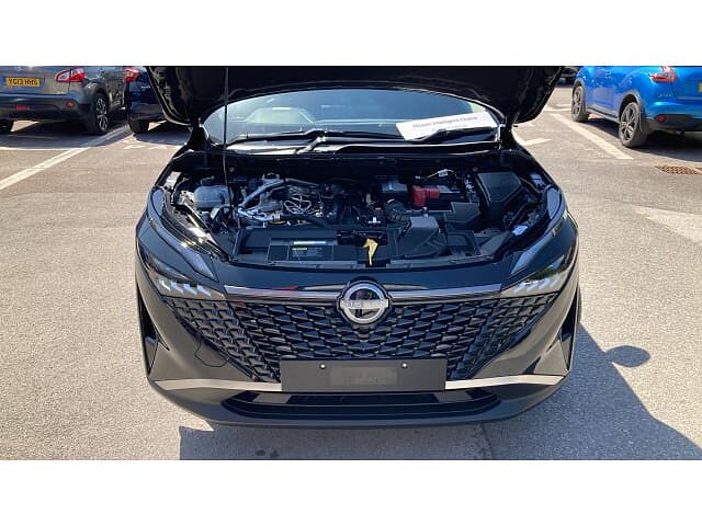 Nissan Qashqai 1.3 DiG-T MH Acenta Premium 5dr Petrol Hatchback