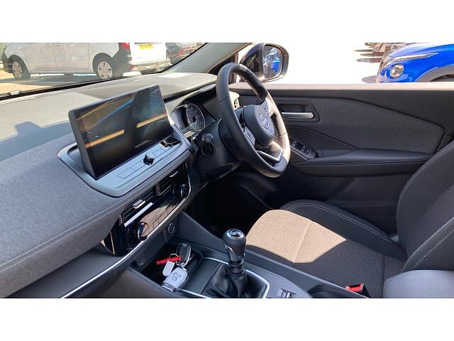 Nissan Qashqai 1.3 DiG-T MH Acenta Premium 5dr Petrol Hatchback