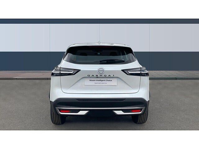 Nissan Qashqai 1.3 DiG-T MH Acenta Premium 5dr Petrol Hatchback