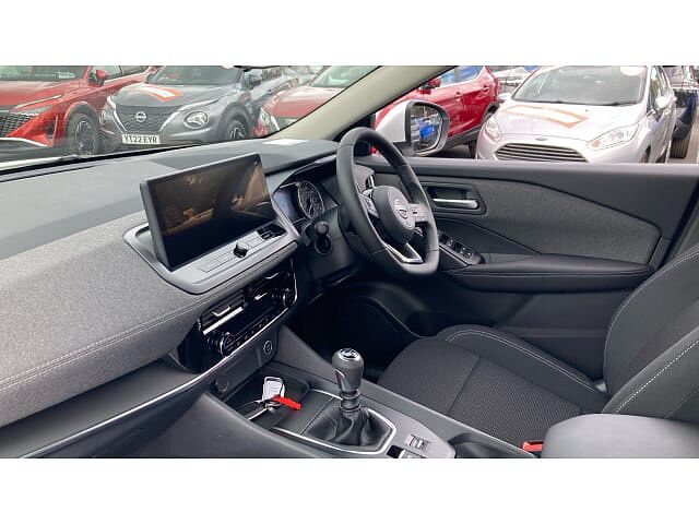 Nissan Qashqai 1.3 DiG-T MH Acenta Premium 5dr Petrol Hatchback