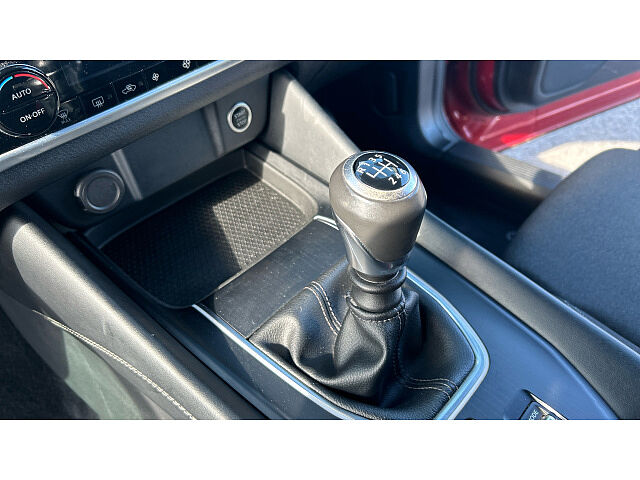 Nissan Qashqai 1.3 DiG-T MH N-Connecta 5dr Petrol Hatchback