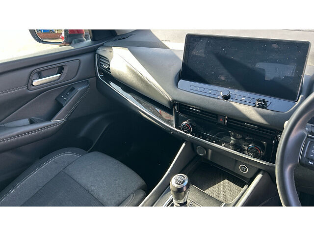 Nissan Qashqai 1.3 DiG-T MH N-Connecta 5dr Petrol Hatchback