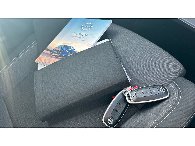 Nissan Qashqai 1.3 DiG-T MH N-Connecta 5dr Petrol Hatchback