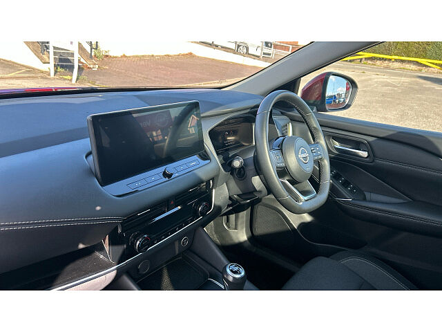 Nissan Qashqai 1.3 DiG-T MH N-Connecta 5dr Petrol Hatchback