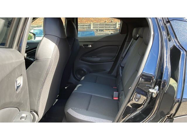 Nissan Juke 1.0 DiG-T N-Connecta 5dr Petrol Hatchback