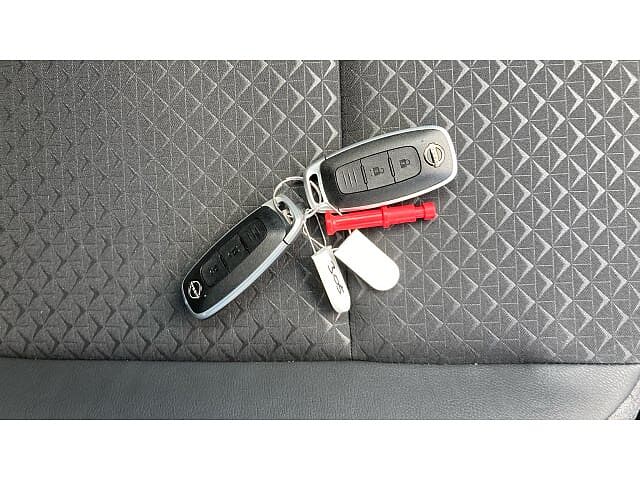 Nissan Juke 1.0 DiG-T N-Connecta 5dr Petrol Hatchback