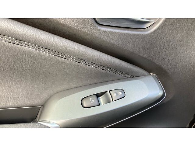 Nissan Juke 1.0 DiG-T N-Connecta 5dr Petrol Hatchback