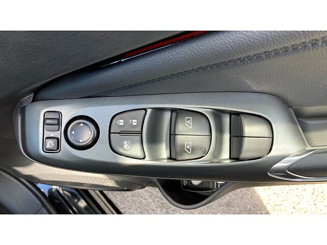 Nissan Juke 1.0 DiG-T N-Connecta 5dr Petrol Hatchback