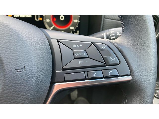 Nissan Juke 1.0 DiG-T N-Connecta 5dr Petrol Hatchback