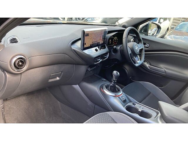 Nissan Juke 1.0 DiG-T N-Connecta 5dr Petrol Hatchback