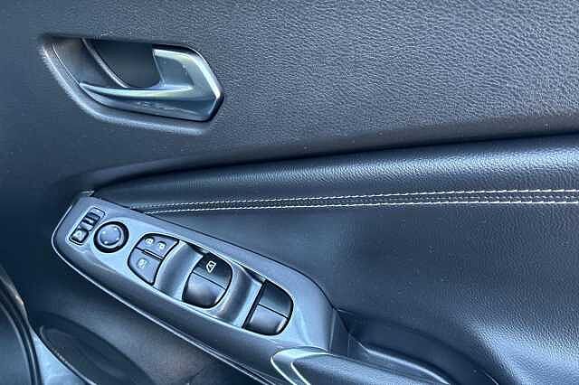 Nissan JUKE 1.0 DiG-T 114 N-Connecta 5dr