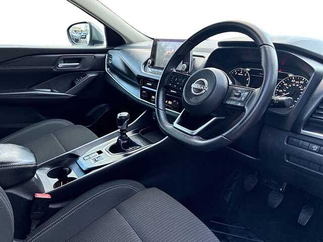 Nissan QASHQAI 1.3 DiG-T MH Acenta Premium 5dr