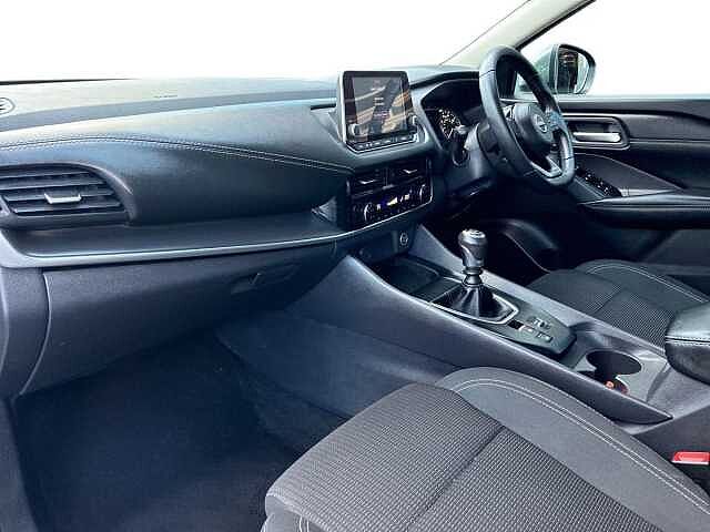 Nissan QASHQAI 1.3 DiG-T MH Acenta Premium 5dr