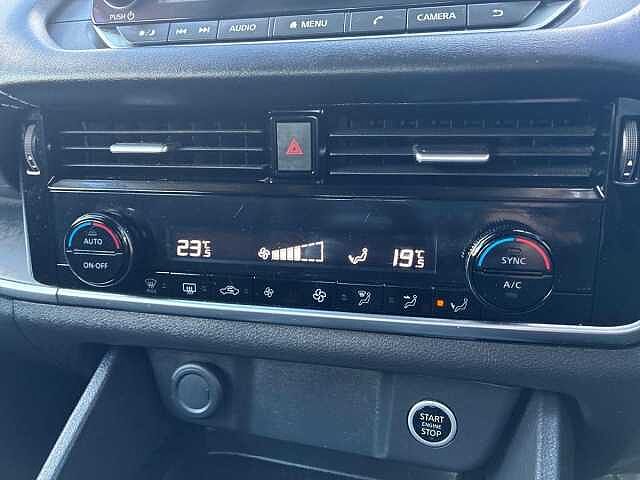 Nissan QASHQAI 1.3 DiG-T MH Acenta Premium 5dr