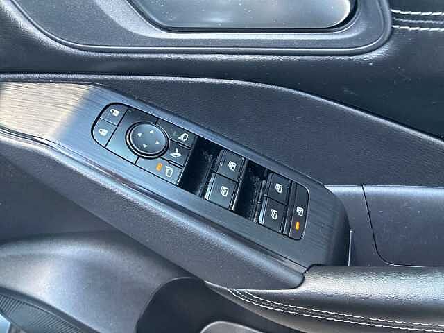 Nissan QASHQAI 1.3 DiG-T MH Acenta Premium 5dr