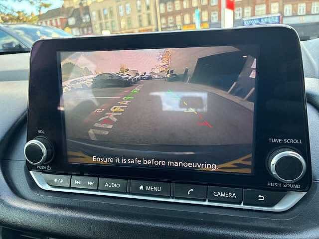 Nissan QASHQAI 1.3 DiG-T MH Acenta Premium 5dr