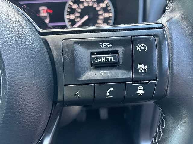 Nissan QASHQAI 1.3 DiG-T MH Acenta Premium 5dr