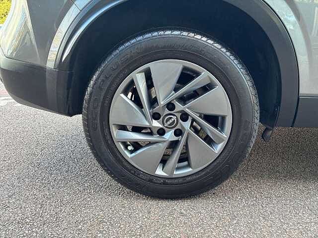 Nissan QASHQAI 1.3 DiG-T MH Acenta Premium 5dr