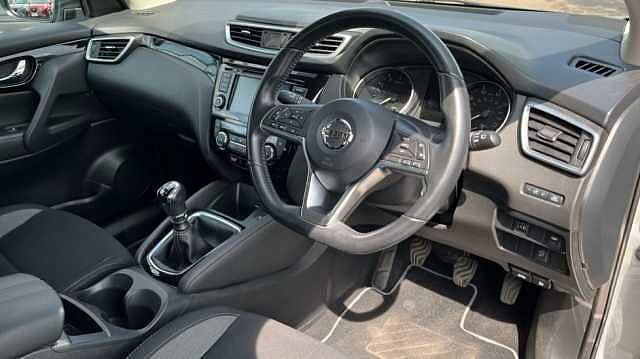 Nissan Qashqai 1.3 DiG-T Acenta Premium 5dr