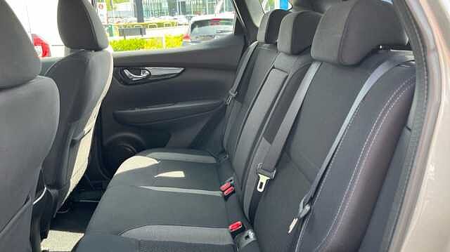 Nissan Qashqai 1.3 DiG-T Acenta Premium 5dr