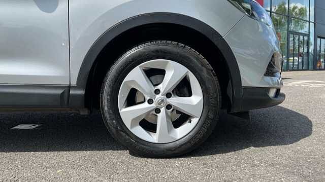 Nissan Qashqai 1.3 DiG-T Acenta Premium 5dr