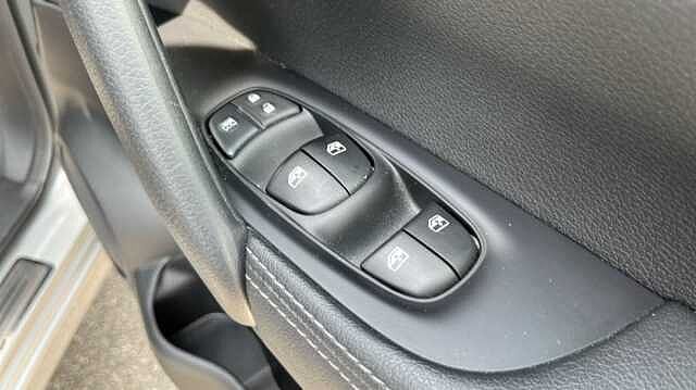 Nissan Qashqai 1.3 DiG-T Acenta Premium 5dr