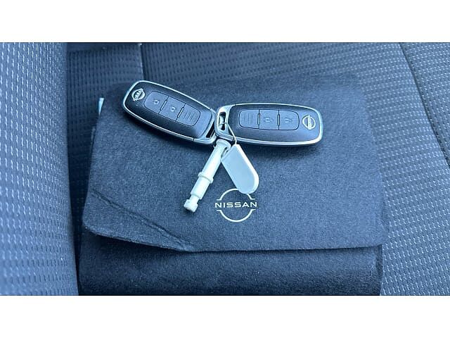 Nissan Qashqai 1.3 DiG-T MH Acenta Premium 5dr Petrol Hatchback