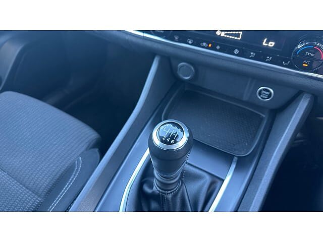 Nissan Qashqai 1.3 DiG-T MH Acenta Premium 5dr Petrol Hatchback